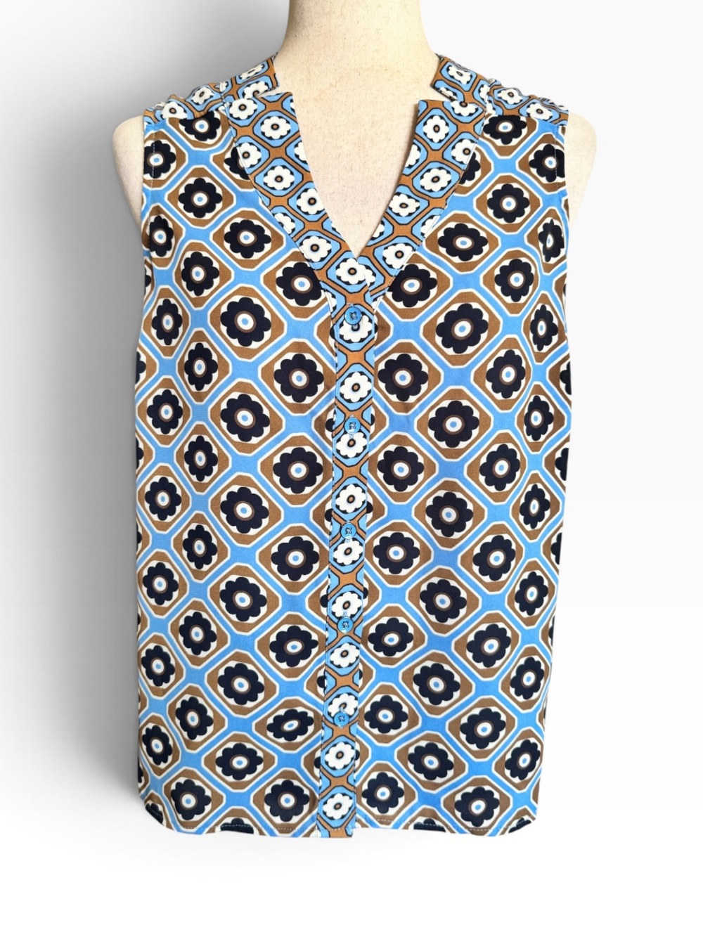 CAbi Two Timing Sleeveless Button-Front Camisole in Retro Floral Print